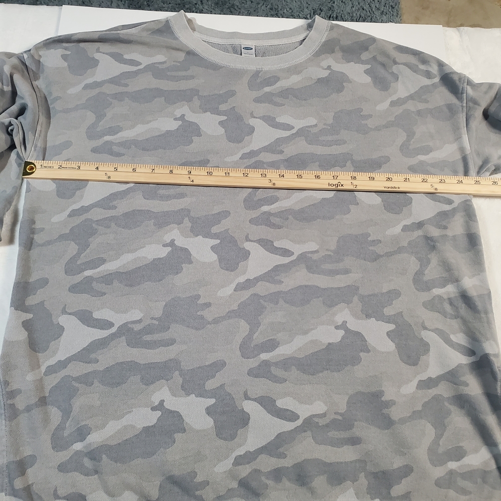 Old Navy Gray Camo Crew Neck Sweater - Picture 6 of 8